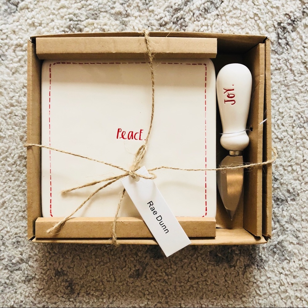 RAE DUNN Christmas Cheese Board Set